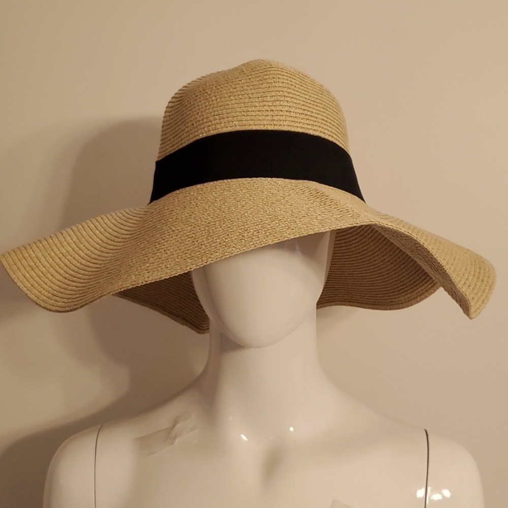 🎄5/$30🎄-Wide Brim Hat Straw